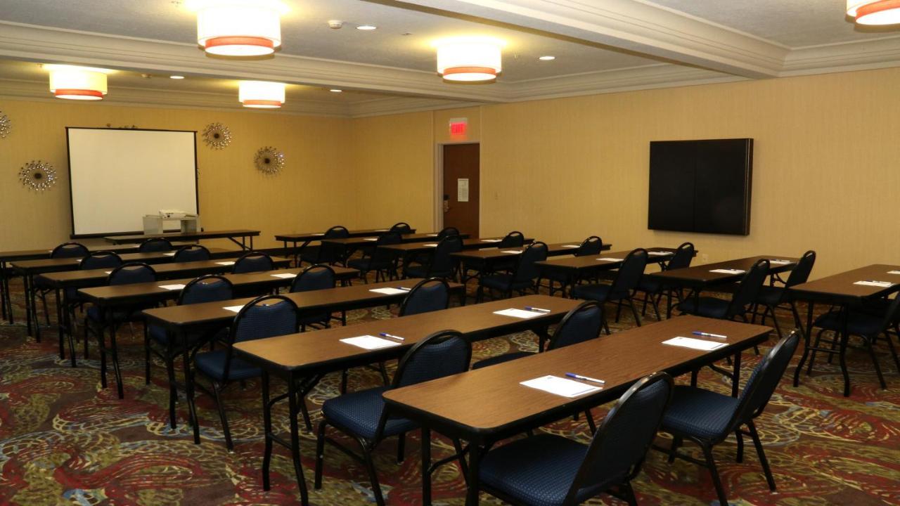 Holiday Inn Express Hotel & Suites Saginaw By Ihg Экстерьер фото