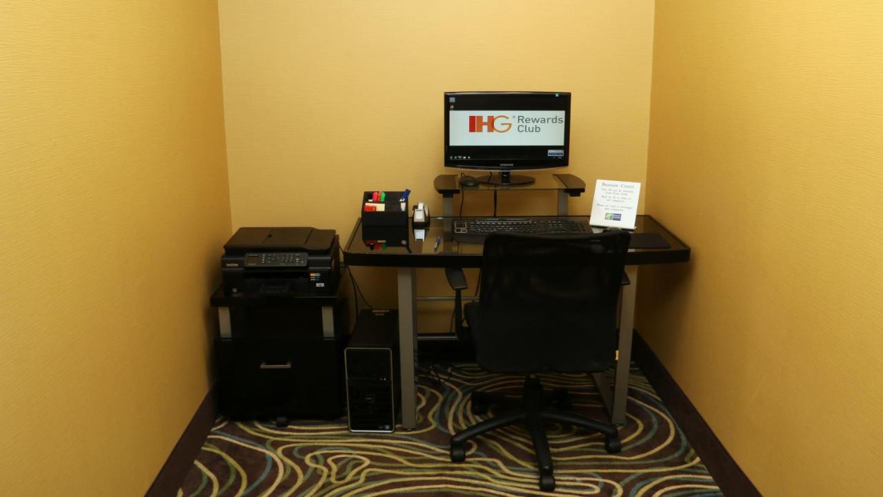 Holiday Inn Express Hotel & Suites Saginaw By Ihg Экстерьер фото