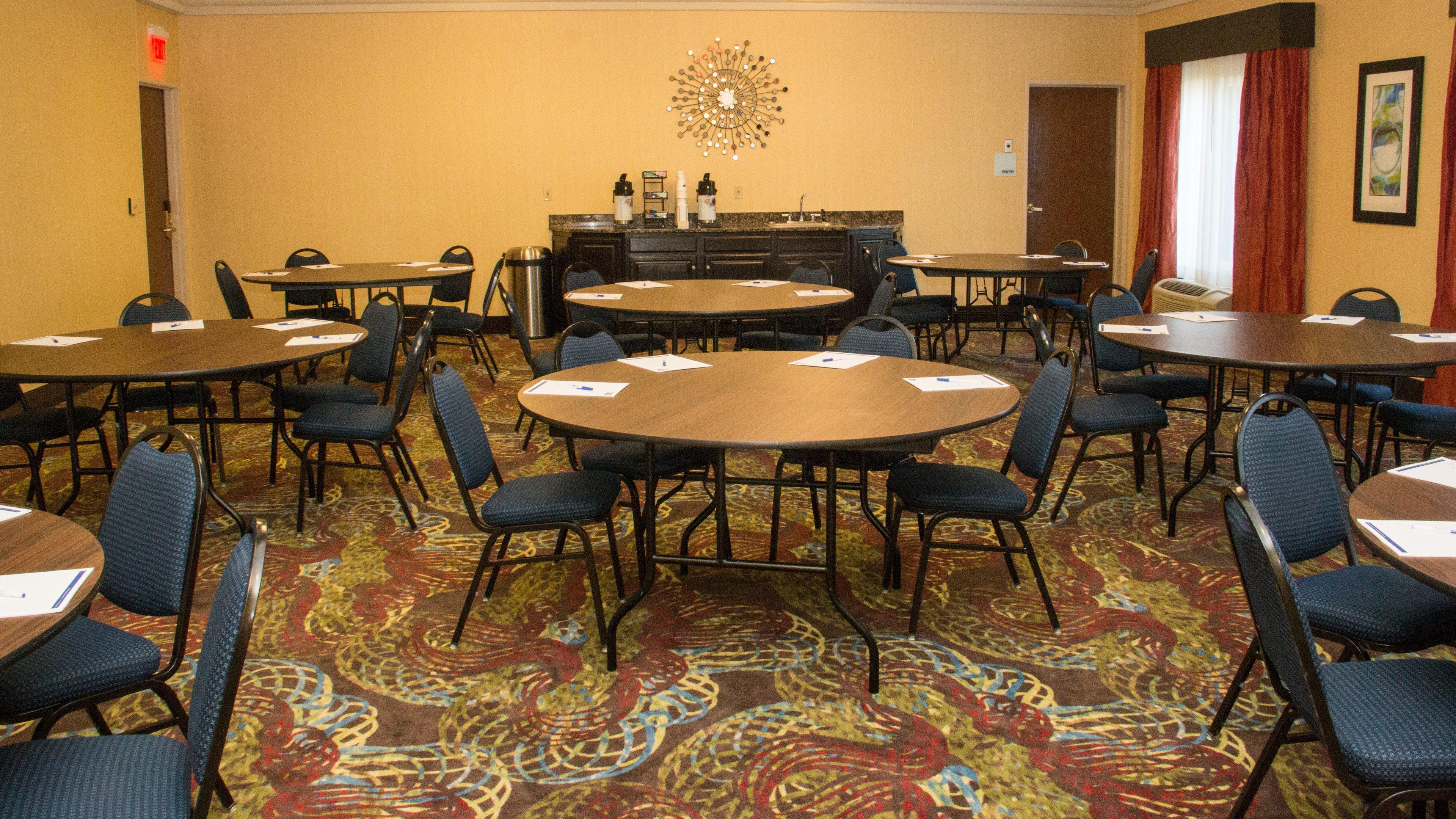 Holiday Inn Express Hotel & Suites Saginaw By Ihg Экстерьер фото