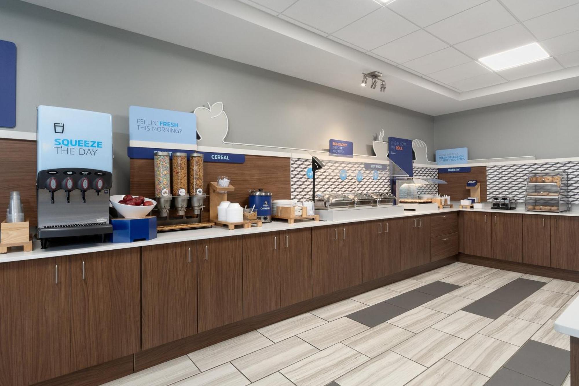 Holiday Inn Express Hotel & Suites Saginaw By Ihg Экстерьер фото