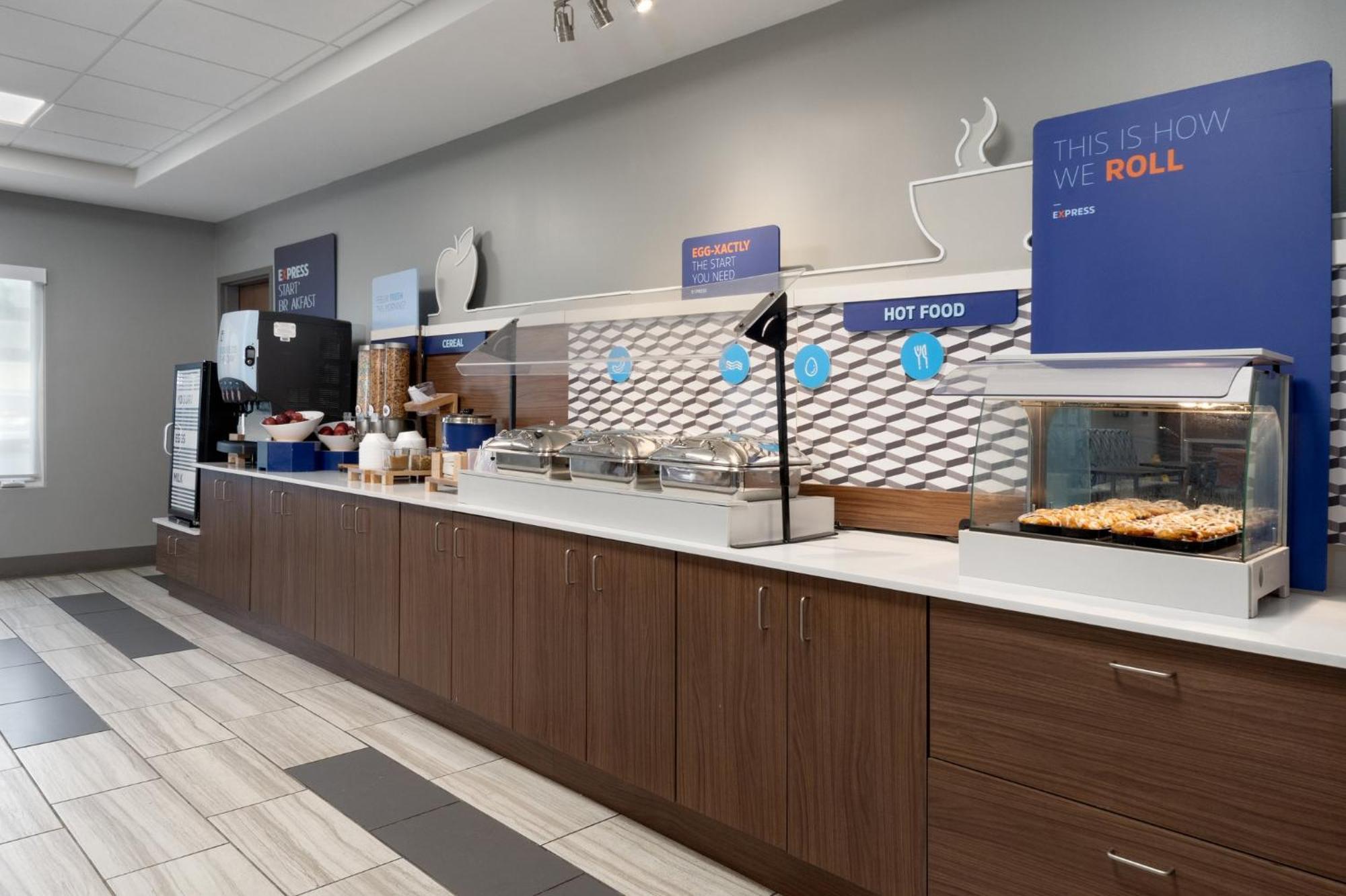 Holiday Inn Express Hotel & Suites Saginaw By Ihg Экстерьер фото