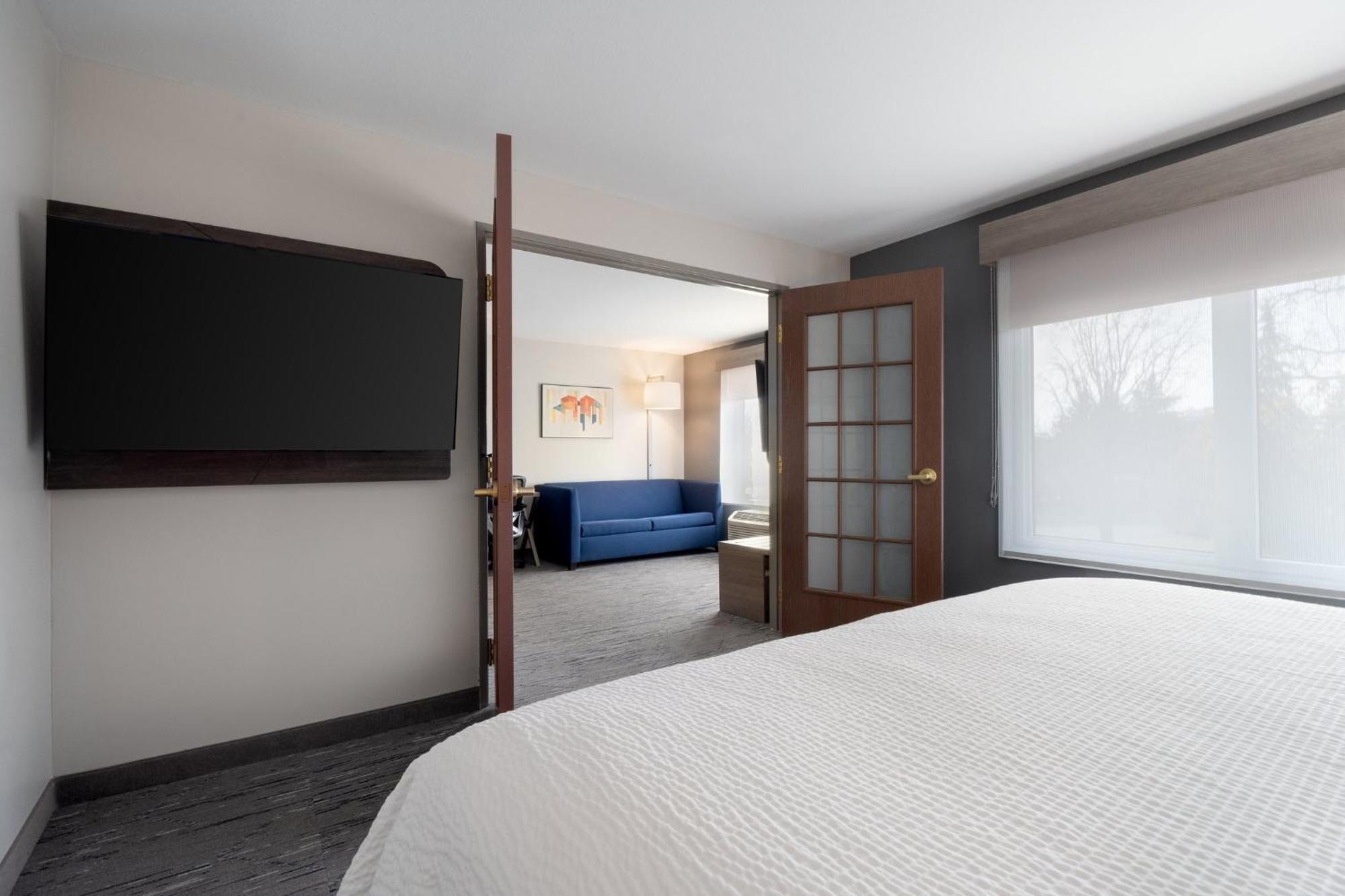 Holiday Inn Express Hotel & Suites Saginaw By Ihg Экстерьер фото